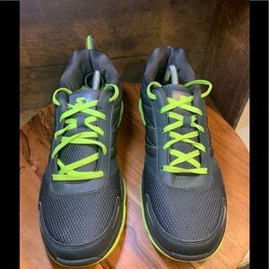 Starter mens sneakers.  Inv 5484